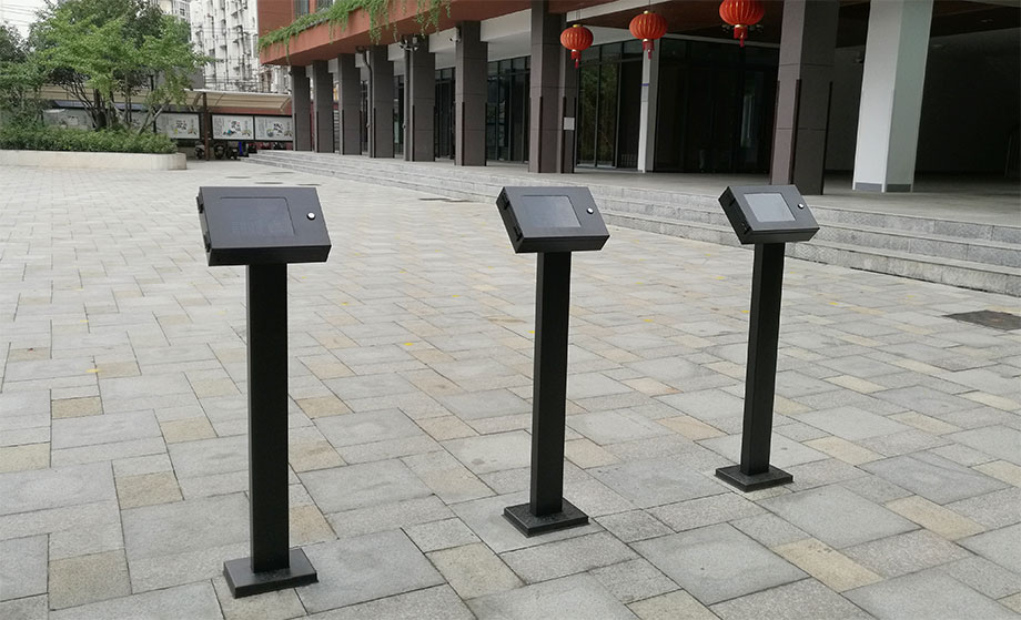 OA1000 Pro 家長接送安保管理系統(tǒng)終端支持有線網(wǎng)絡(luò)、Wifi、U盤等數(shù)據(jù)傳輸方式，輕松勝任各種復(fù)雜通訊環(huán)境。