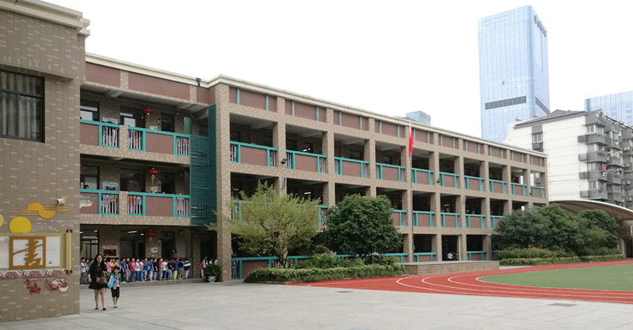 南京五老村小學(xué)家長接送安保管理系統(tǒng)案例。